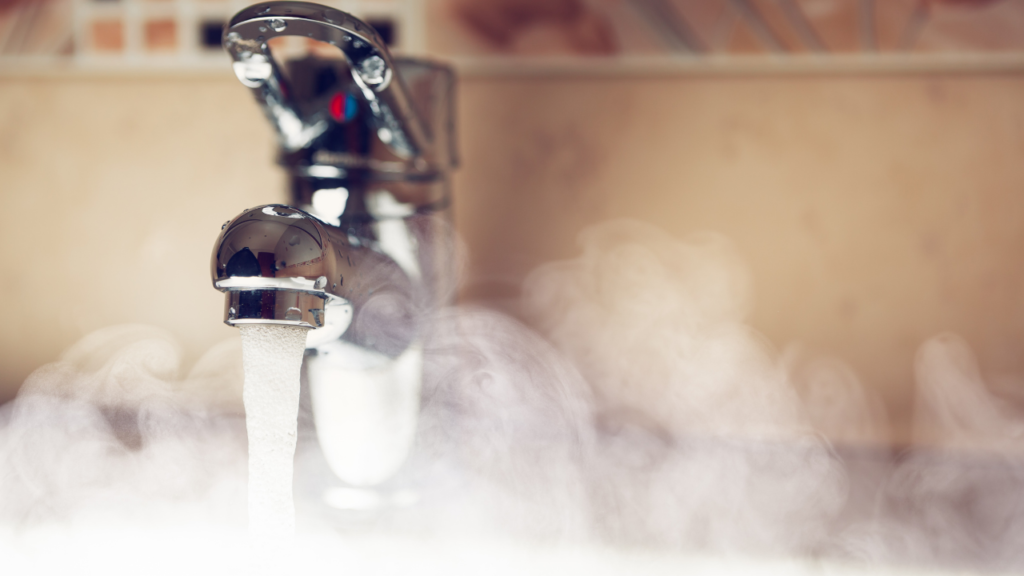Eau chaude : astuce contre les mains froides